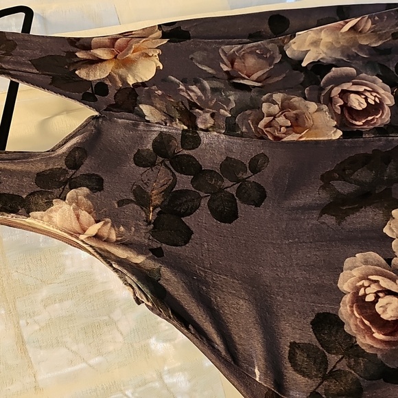 Johnny Was Floral Tank Top - Black and Cream - Picture 3 of 5